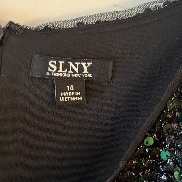 NWOT SLNY FORMAL SEQUIN SHEATH DRESS With Stretch. COLOR: EMERALD. SIZE … - Picture 7 of 13